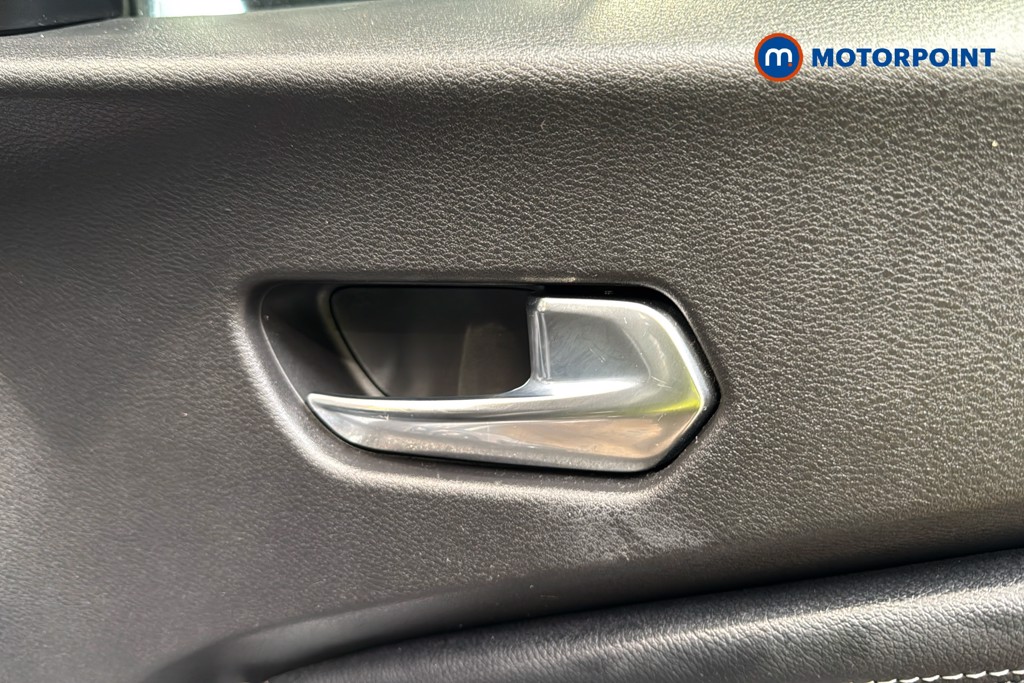 Nissan Juke N-Connecta Manual Petrol SUV - Stock Number (1633921) - 42nd supplementary image