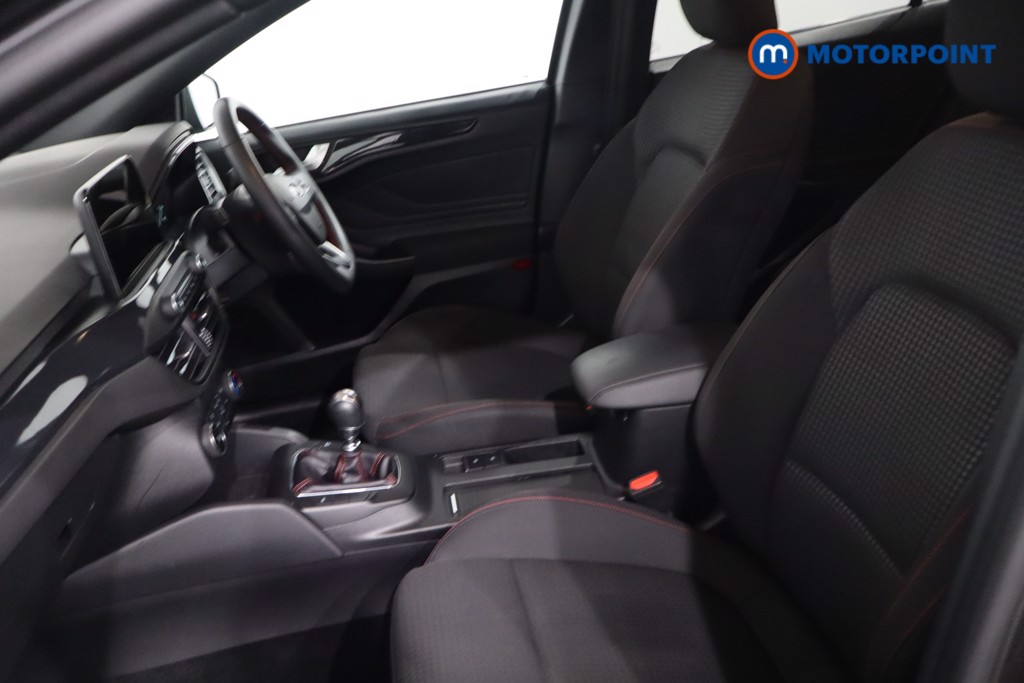 Ford Focus St-Line Edition Manual Petrol Estate - Stock Number (1633929) - 4th supplementary image