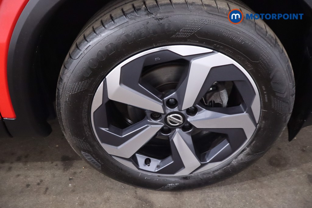 Nissan Qashqai N-Connecta Manual Petrol SUV - Stock Number (1634237) - 9th supplementary image