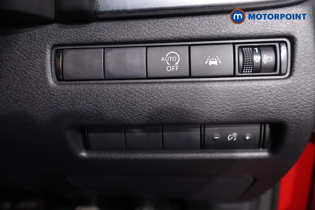 Nissan Qashqai N-Connecta Manual Petrol SUV - Stock Number (1634237) - 17th supplementary image