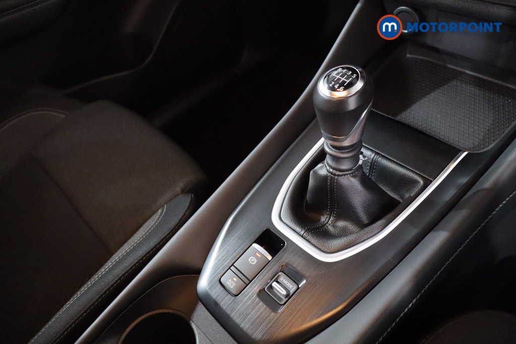 Nissan Qashqai N-Connecta Manual Petrol SUV - Stock Number (1634237) - 20th supplementary image