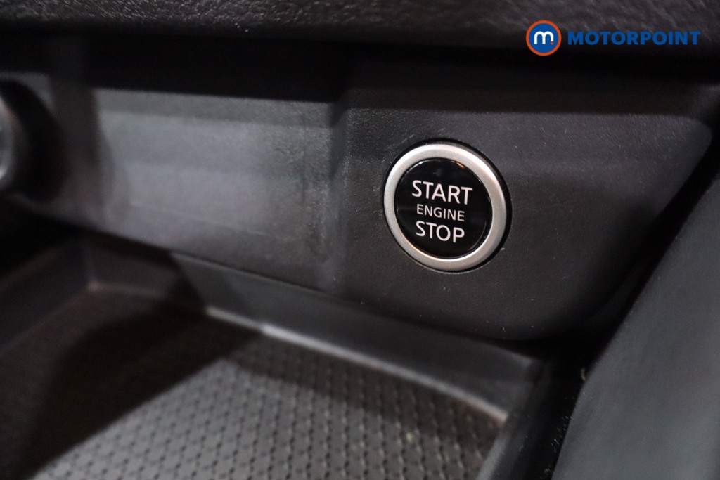 Nissan Qashqai N-Connecta Manual Petrol SUV - Stock Number (1634237) - 21st supplementary image
