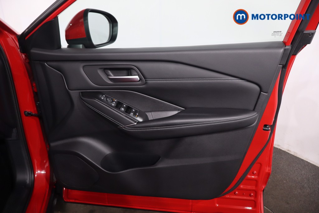Nissan Qashqai N-Connecta Manual Petrol SUV - Stock Number (1634237) - 23rd supplementary image