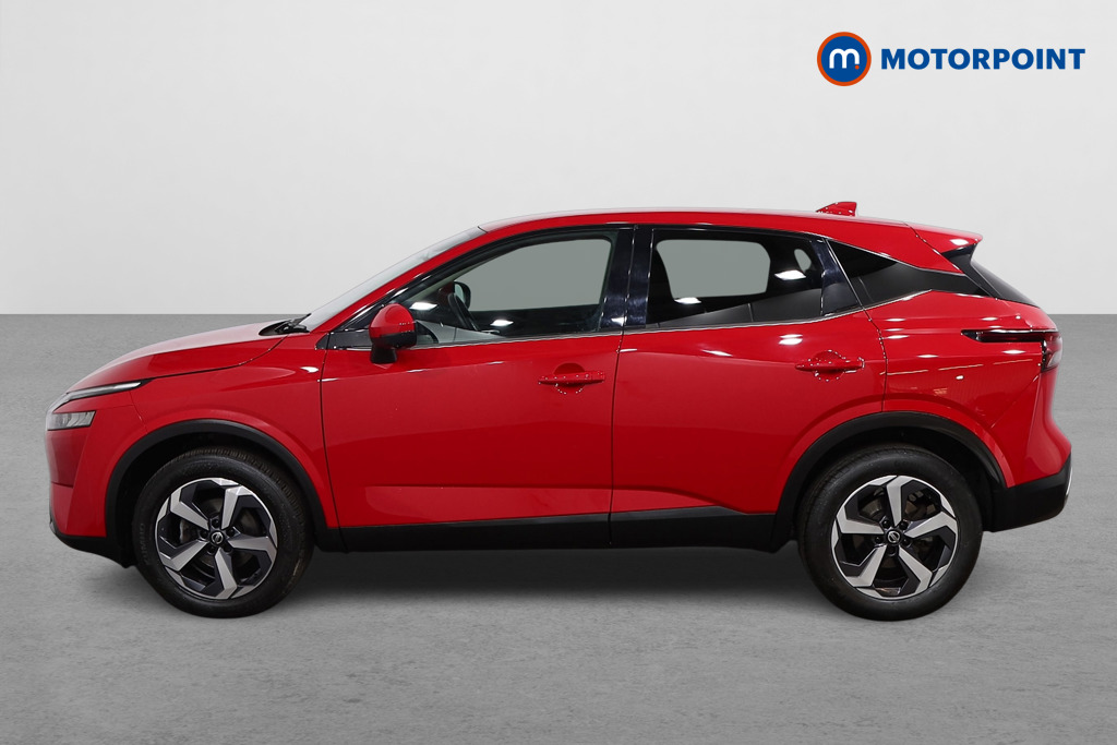 Nissan Qashqai N-Connecta Manual Petrol SUV - Stock Number (1634237) - Passenger side
