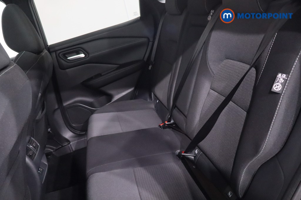 Nissan Qashqai N-Connecta Manual Petrol SUV - Stock Number (1634253) - 5th supplementary image