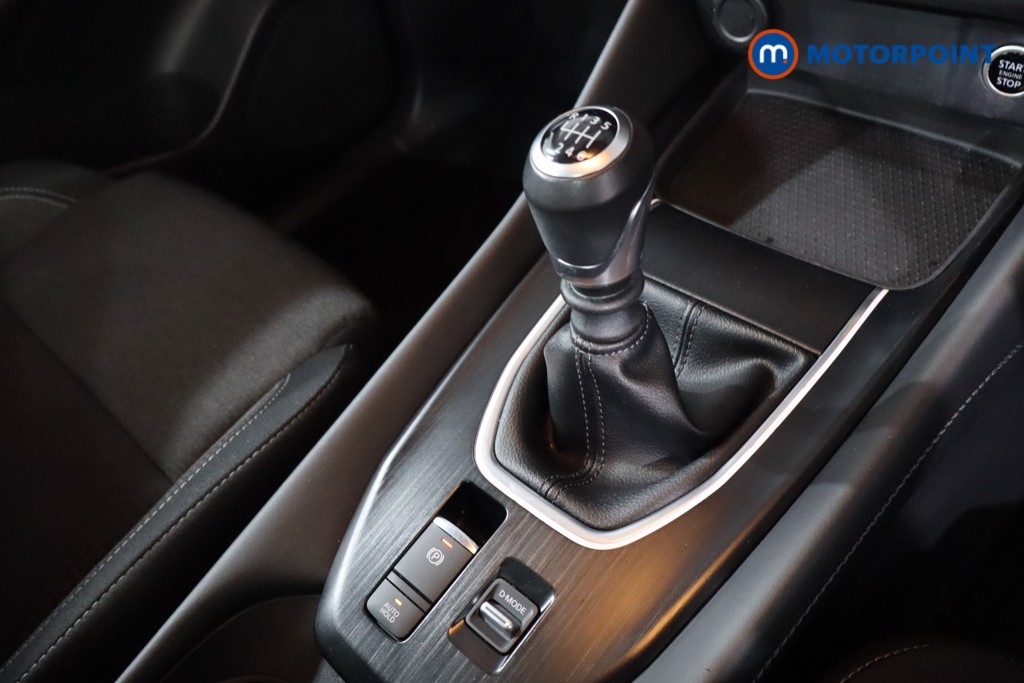 Nissan Qashqai N-Connecta Manual Petrol SUV - Stock Number (1634253) - 20th supplementary image