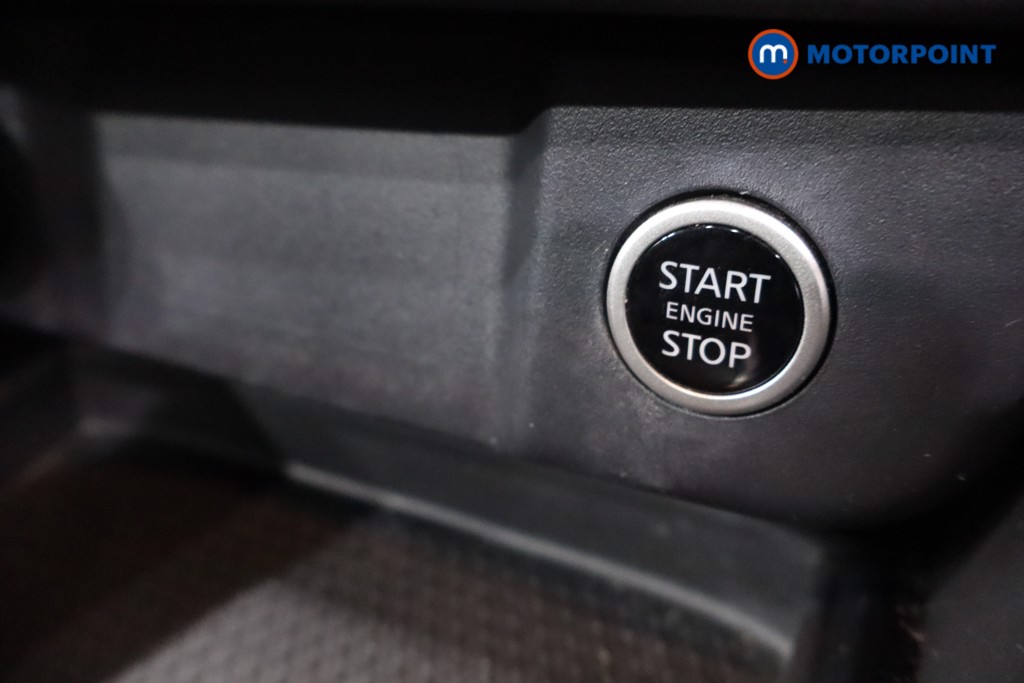 Nissan Qashqai N-Connecta Manual Petrol SUV - Stock Number (1634253) - 21st supplementary image