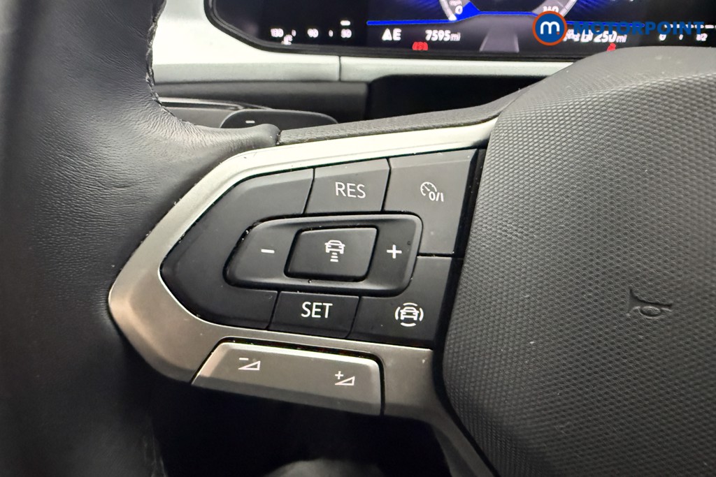 Volkswagen T-Roc Life Automatic Petrol SUV - Stock Number (1634271) - 7th supplementary image