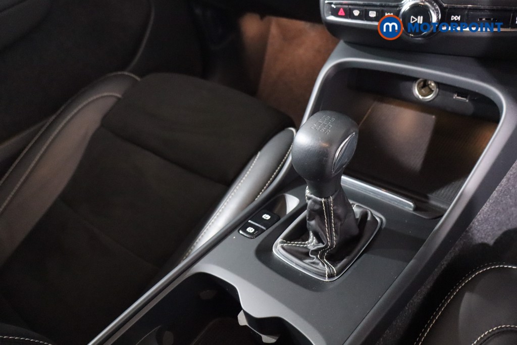 Volvo Xc40 R Design Manual Petrol SUV - Stock Number (1634380) - 20th supplementary image