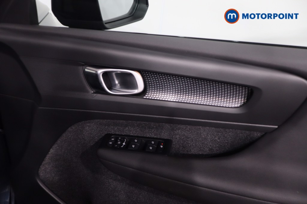 Volvo Xc40 R Design Manual Petrol SUV - Stock Number (1634380) - 24th supplementary image