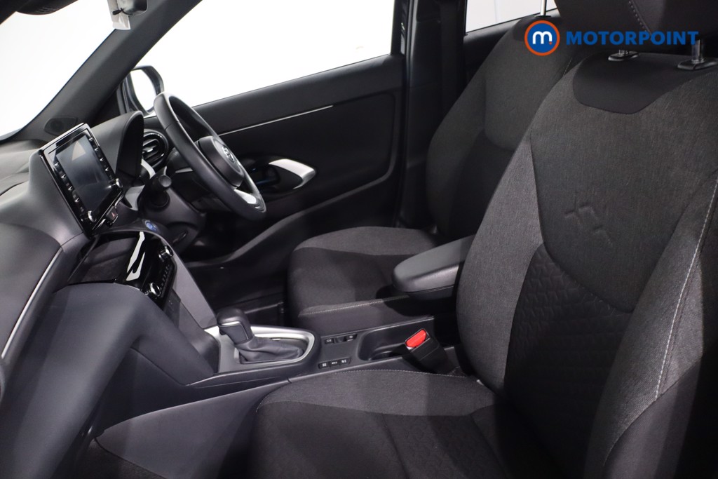 Toyota Yaris Cross Design Automatic Petrol-Electric Hybrid Estate - Stock Number (1634431) - 4th supplementary image