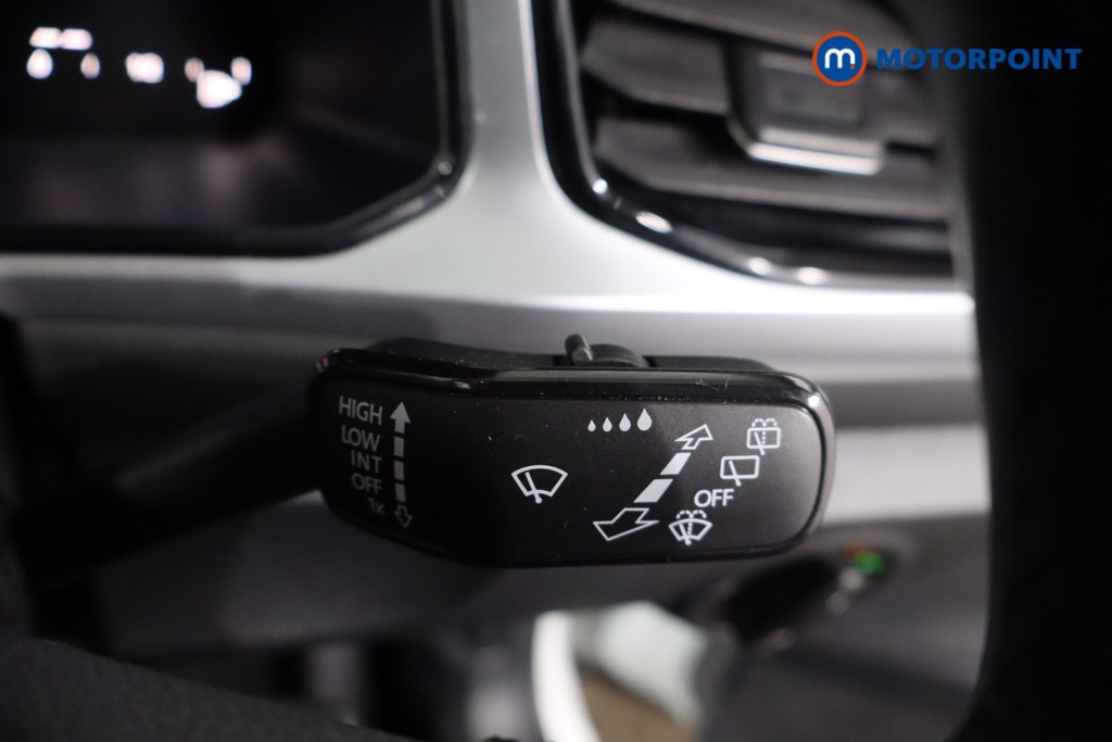 Volkswagen T-Roc Life Manual Petrol SUV - Stock Number (1634470) - 15th supplementary image