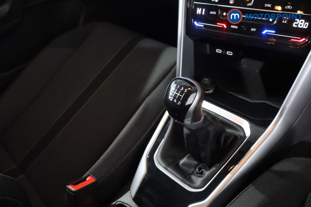 Volkswagen T-Roc Life Manual Petrol SUV - Stock Number (1634470) - 21st supplementary image