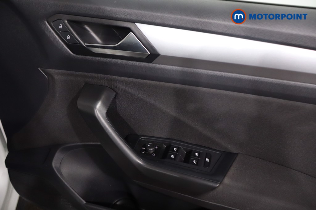 Volkswagen T-Roc Life Manual Petrol SUV - Stock Number (1634470) - 24th supplementary image