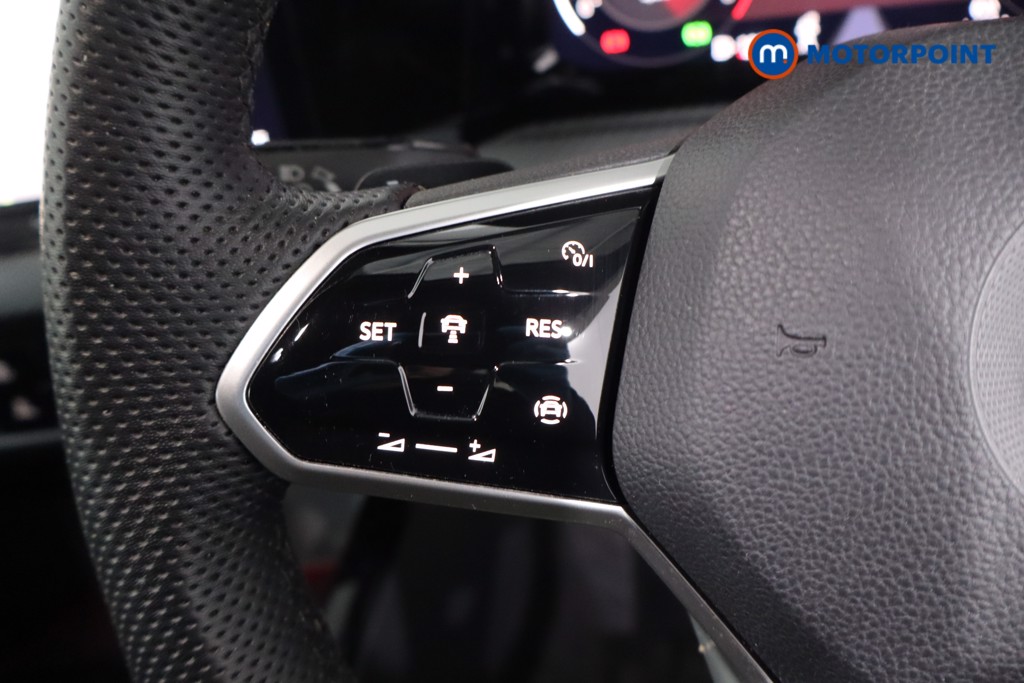 Volkswagen Golf R-Line Automatic Petrol Hatchback - Stock Number (1634477) - 7th supplementary image
