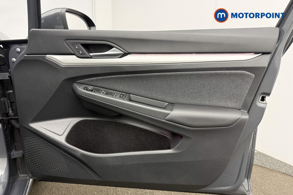 Volkswagen Golf Life Automatic Petrol Hatchback - Stock Number (1634495) - 24th supplementary image