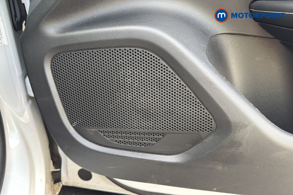 Peugeot 2008 Allure Manual Petrol SUV - Stock Number (1634510) - 21st supplementary image