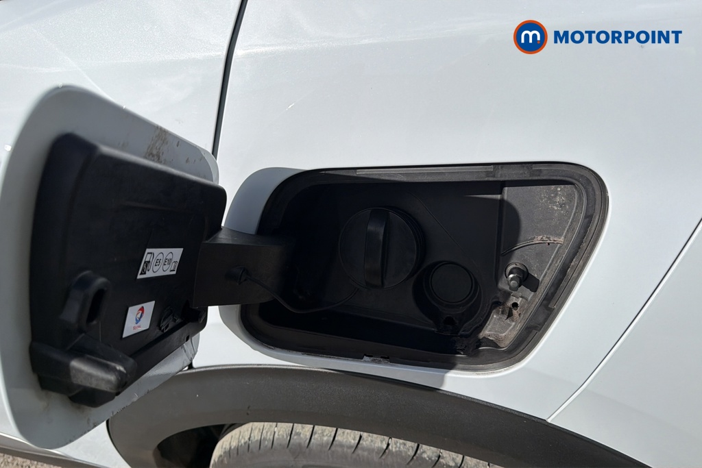 Peugeot 2008 Allure Manual Petrol SUV - Stock Number (1634510) - 41st supplementary image