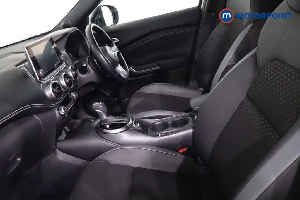 Nissan Juke N-Connecta Automatic Petrol SUV - Stock Number (1634571) - 4th supplementary image