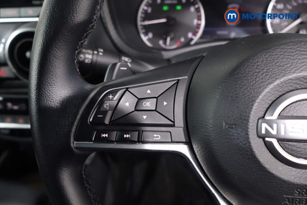 Nissan Juke N-Connecta Automatic Petrol SUV - Stock Number (1634571) - 7th supplementary image