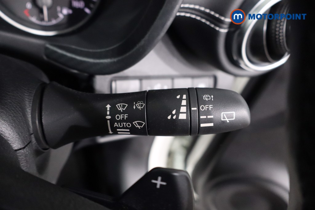 Nissan Juke N-Connecta Automatic Petrol SUV - Stock Number (1634571) - 16th supplementary image