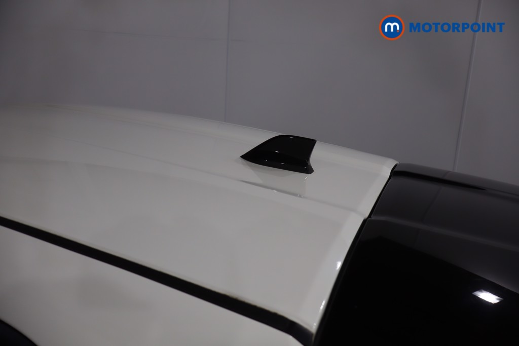 Nissan Juke N-Connecta Automatic Petrol SUV - Stock Number (1634571) - 33rd supplementary image