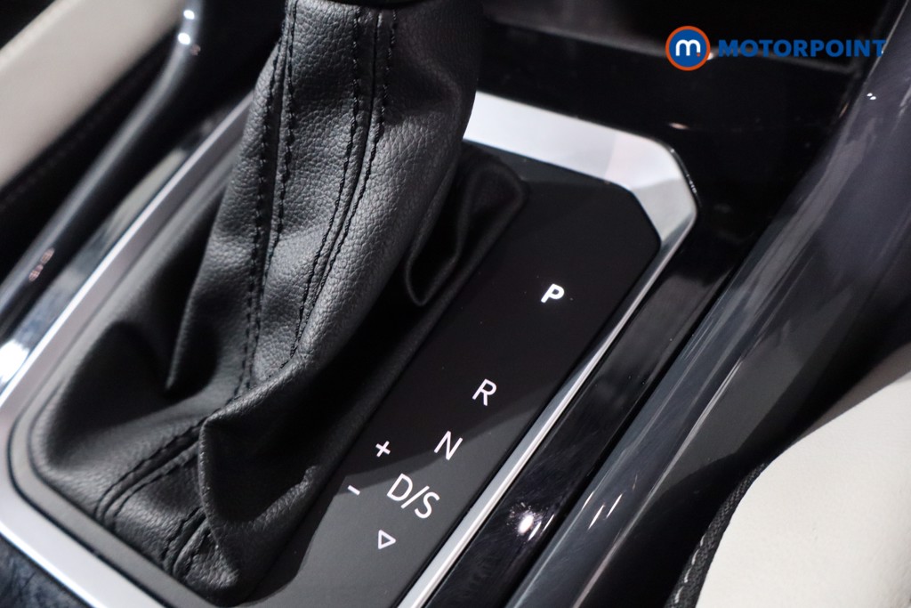 Volkswagen T-Roc SEL Automatic Petrol SUV - Stock Number (1634715) - 22nd supplementary image