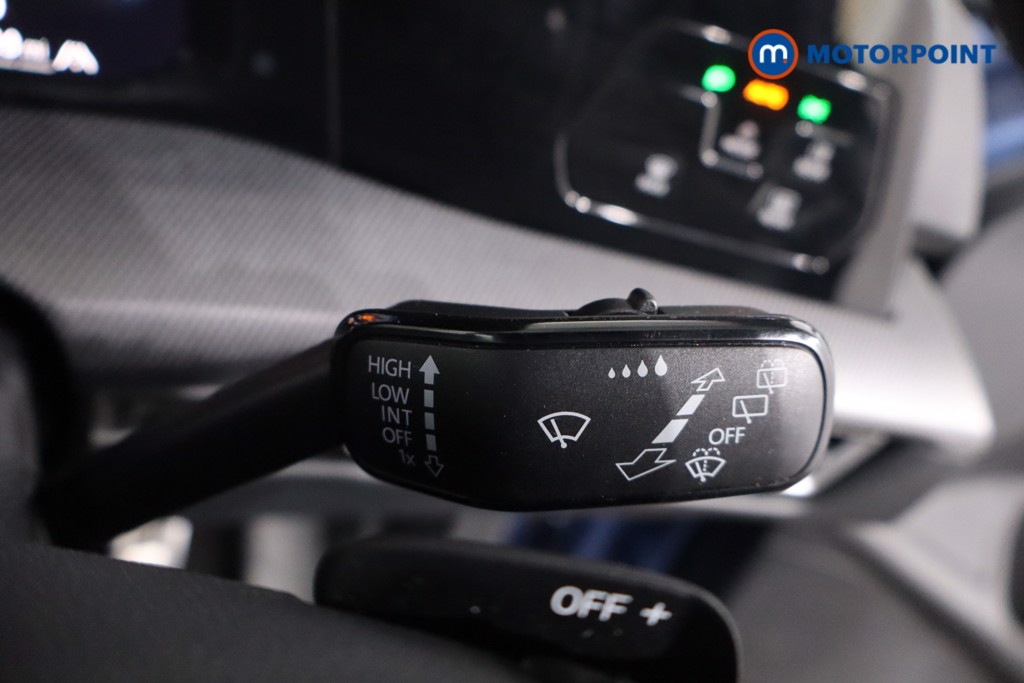 Volkswagen Golf R-Line Automatic Diesel Hatchback - Stock Number (1635151) - 15th supplementary image