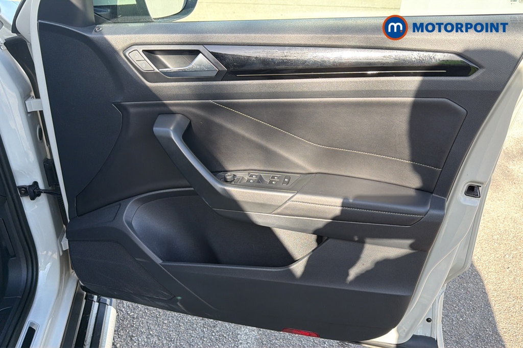 Volkswagen T-Roc R-Line Automatic Petrol SUV - Stock Number (1635575) - 18th supplementary image