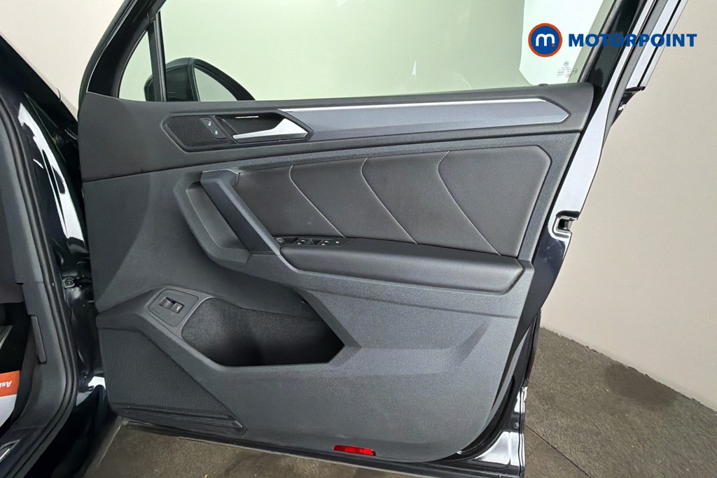 Volkswagen Tiguan R-Line Automatic Diesel SUV - Stock Number (1616024) - 19th supplementary image