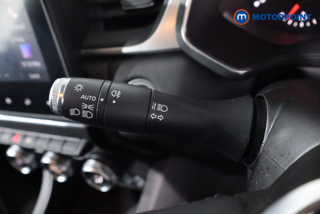 Renault Captur Iconic Manual Petrol SUV - Stock Number (1620862) - 14th supplementary image