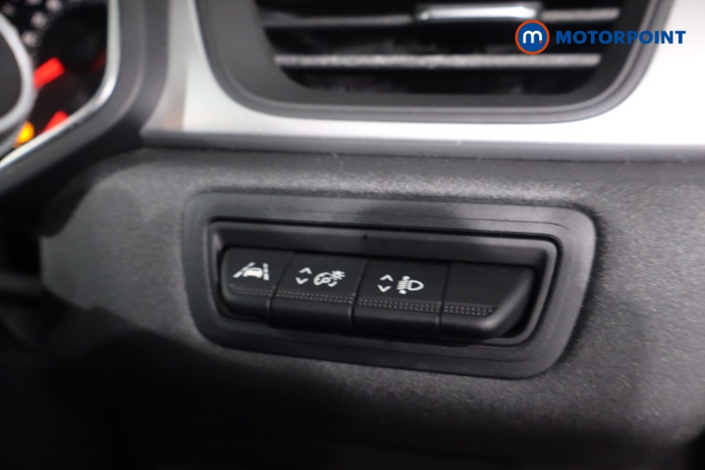 Renault Captur Iconic Manual Petrol SUV - Stock Number (1620862) - 17th supplementary image