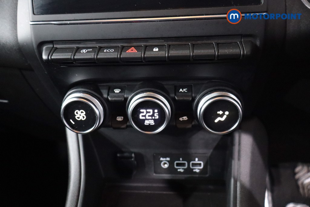 Renault Captur Iconic Manual Petrol SUV - Stock Number (1620862) - 21st supplementary image