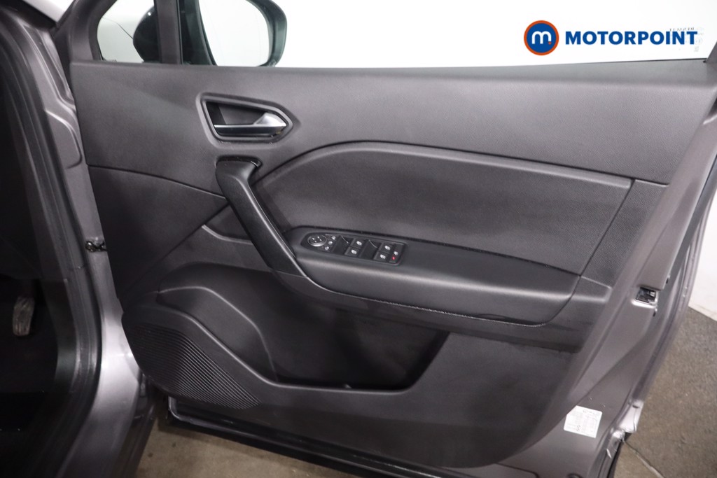 Renault Captur Iconic Manual Petrol SUV - Stock Number (1620862) - 24th supplementary image