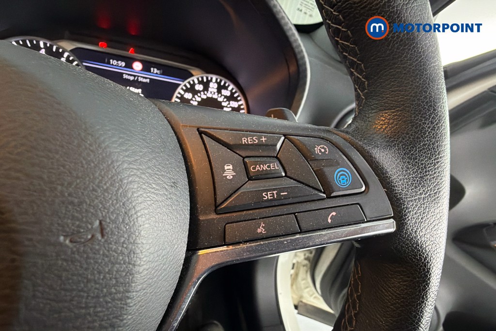 Nissan Juke Tekna Automatic Petrol SUV - Stock Number (1621507) - 4th supplementary image