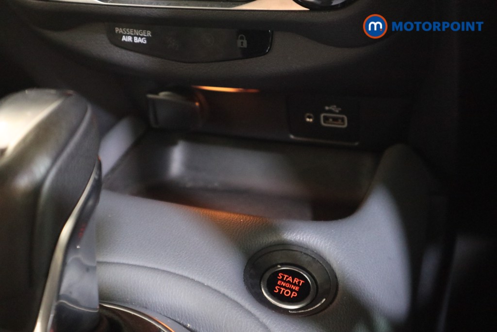 Nissan Juke Tekna Automatic Petrol SUV - Stock Number (1622070) - 8th supplementary image