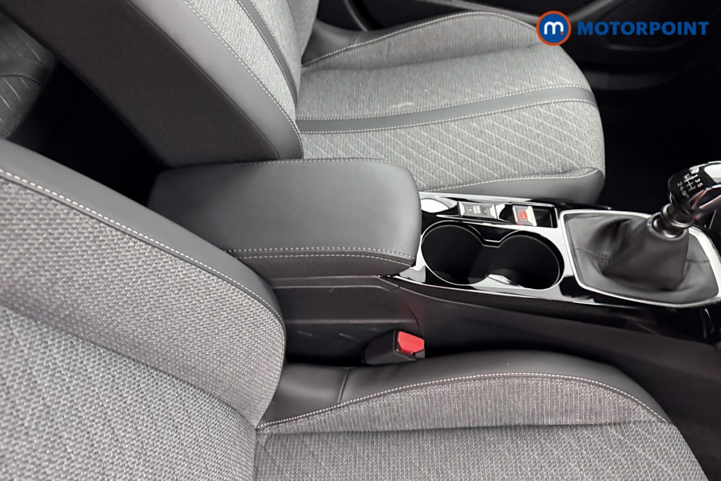 Peugeot 2008 Allure Manual Petrol SUV - Stock Number (1624941) - 13th supplementary image