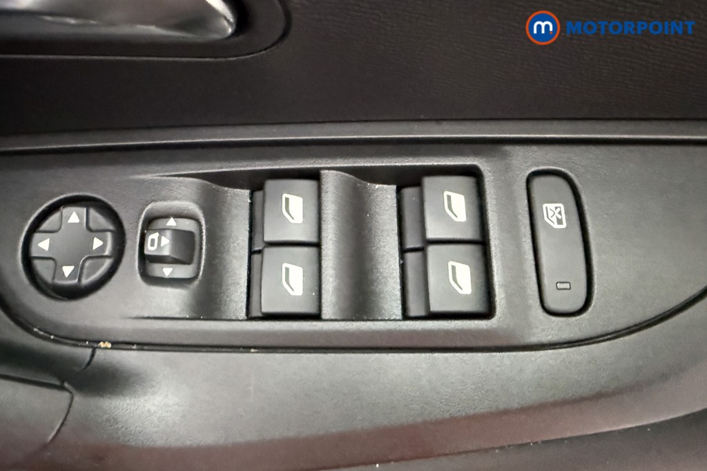 Peugeot 2008 Allure Manual Petrol SUV - Stock Number (1624941) - 16th supplementary image