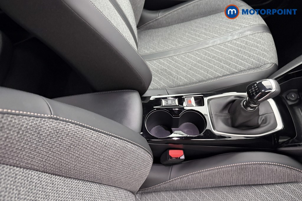 Peugeot 2008 Allure Manual Petrol SUV - Stock Number (1625001) - 14th supplementary image