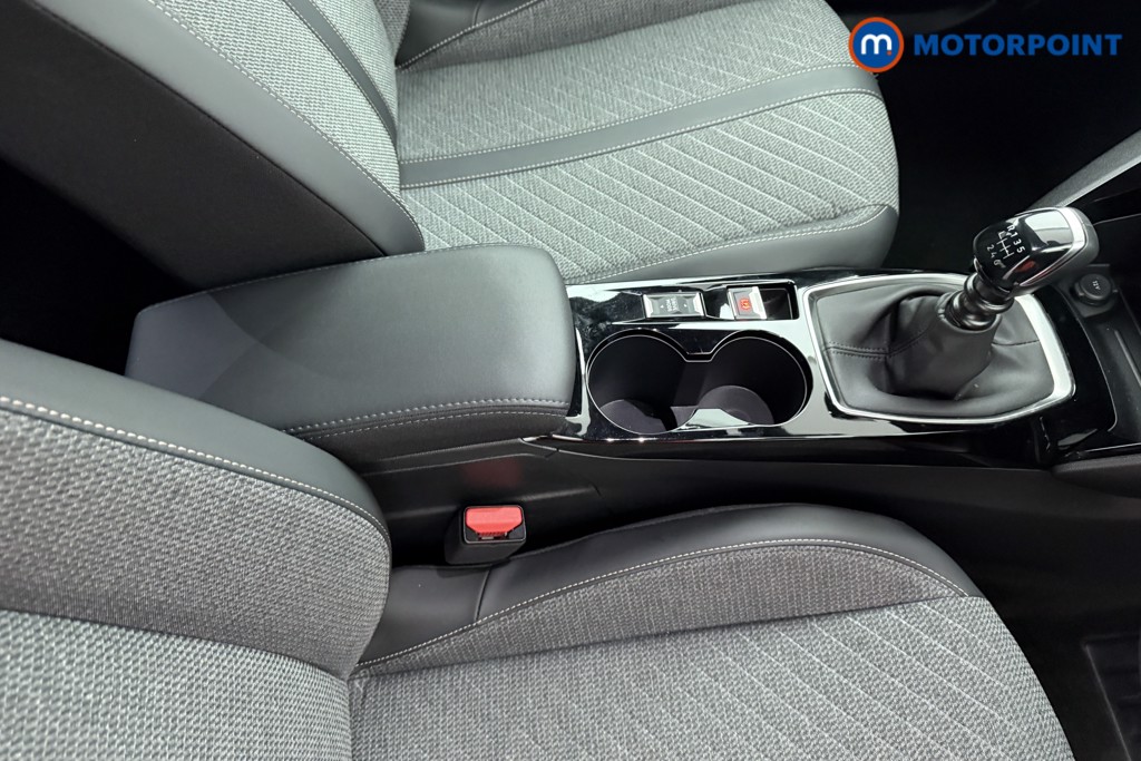 Peugeot 2008 Allure Manual Petrol SUV - Stock Number (1625005) - 14th supplementary image