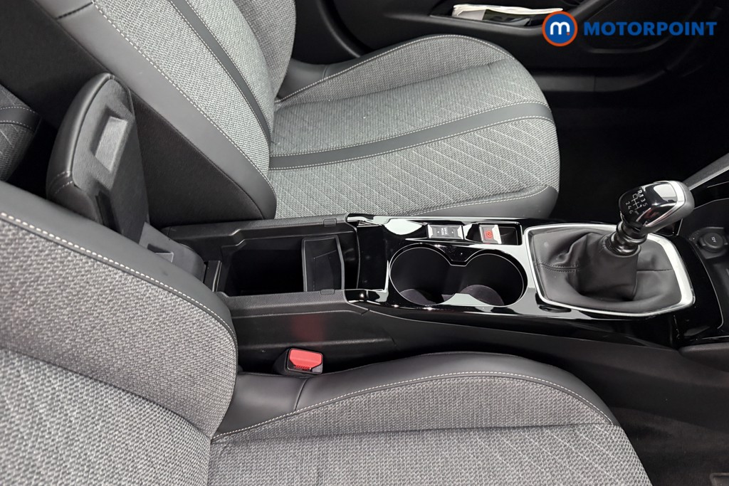Peugeot 2008 Allure Manual Petrol SUV - Stock Number (1625016) - 12th supplementary image