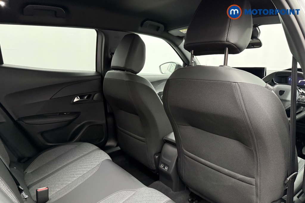 Peugeot 2008 Allure Manual Petrol SUV - Stock Number (1625016) - 17th supplementary image