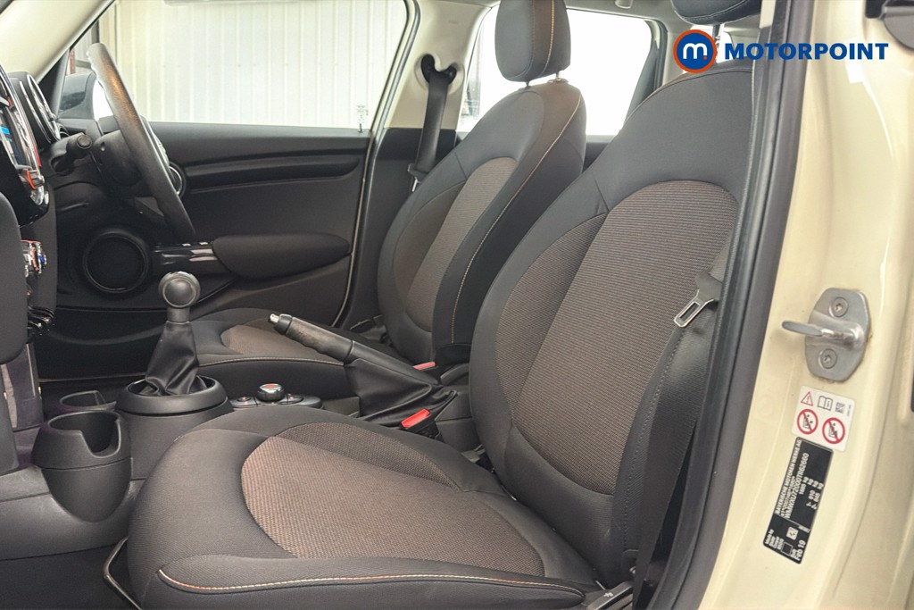 Mini Hatchback Cooper Classic Manual Petrol Hatchback - Stock Number (1627557) - 22nd supplementary image