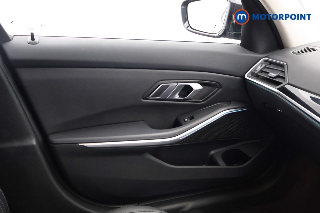 BMW 3 Series Sport Automatic Petrol Plug-In Hybrid Estate - Stock Number (1628281) - 10th supplementary image