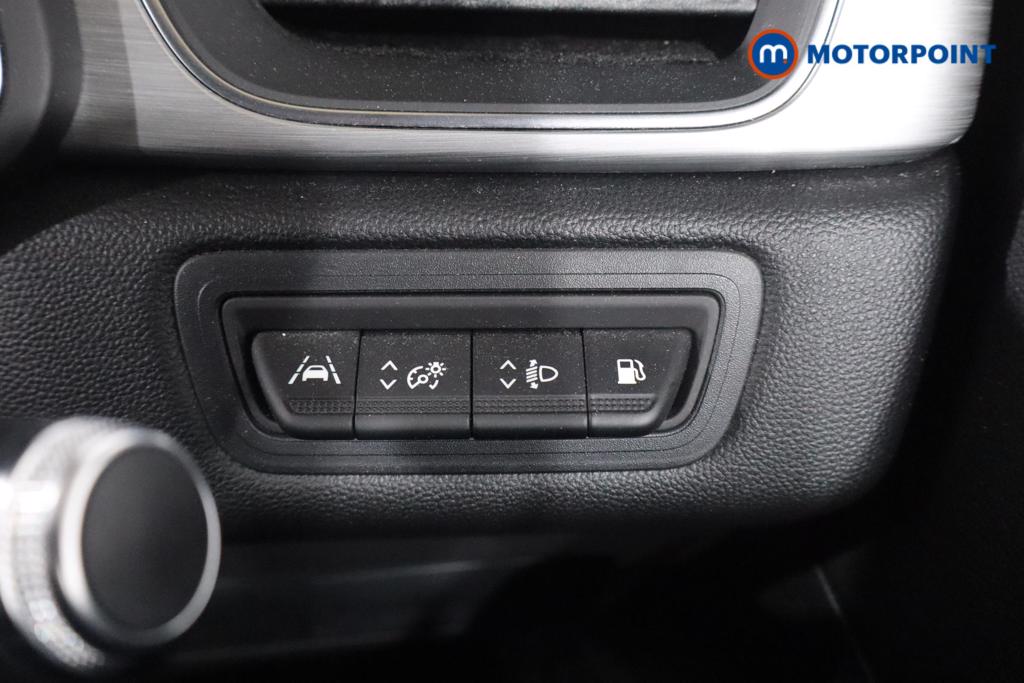 Renault Captur Launch Edition Automatic Petrol Plug-In Hybrid SUV - Stock Number (1629080) - 9th supplementary image