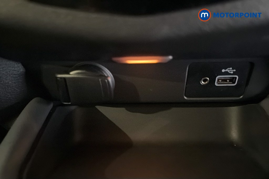 Nissan Juke Tekna Manual Petrol SUV - Stock Number (1630833) - 17th supplementary image