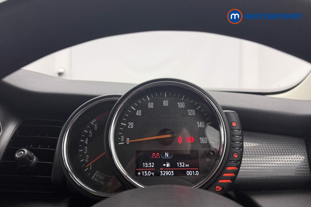 Mini Hatchback Cooper Manual Petrol Hatchback - Stock Number (1631427) - 5th supplementary image