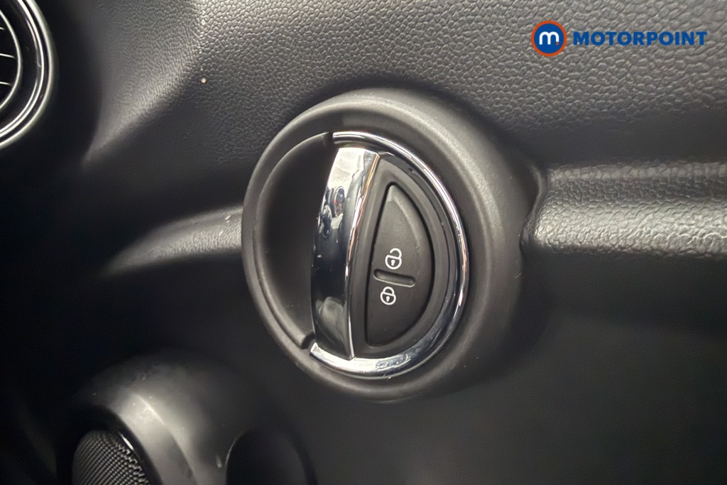 Mini Hatchback Cooper Manual Petrol Hatchback - Stock Number (1631427) - 9th supplementary image