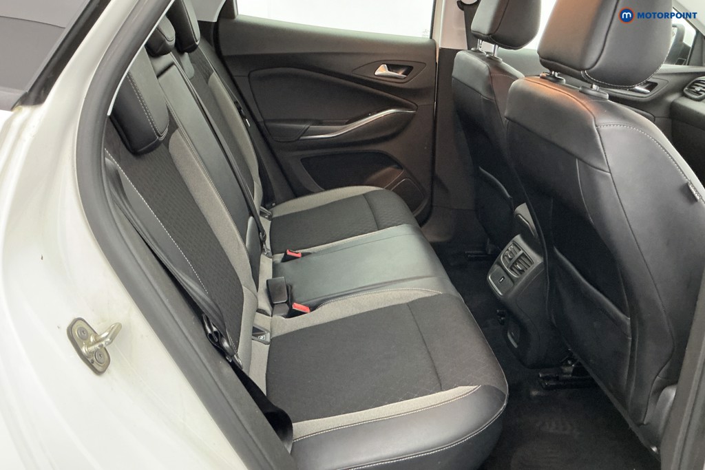 Vauxhall Grandland X Tech Line Nav Manual Petrol SUV - Stock Number (1631605) - 4th supplementary image