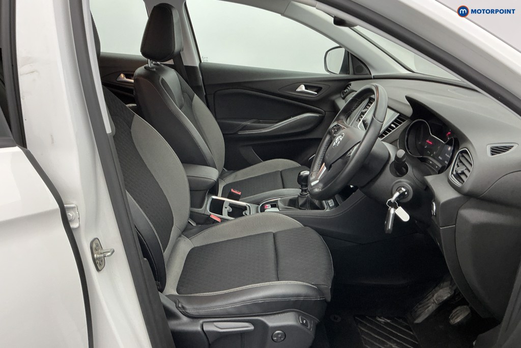 Vauxhall Grandland X Tech Line Nav Manual Petrol SUV - Stock Number (1631605) - 5th supplementary image